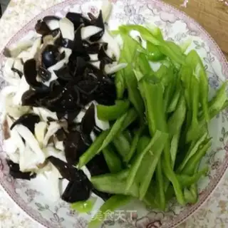 Make The apricot-silver peppers step 1