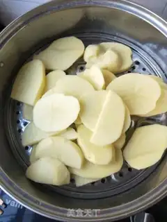 Make Cheese and potatoes step 0