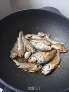 Make Crushing the yellowfish step 2