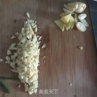 Make Dry apricot mushrooms step 1