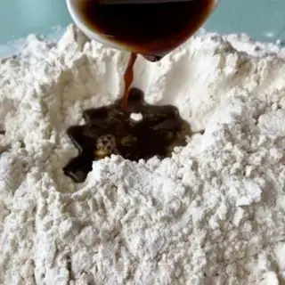Make Red sugar walnut step 1