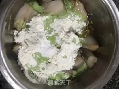 Make A fried dragon head. Fish step 1