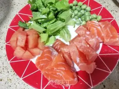 Make Fried vegetables, salmon mud step 0