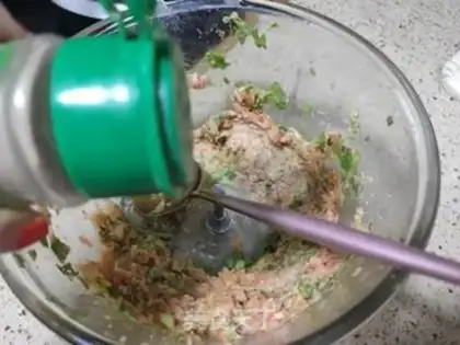 Make Fried vegetables, salmon mud step 2