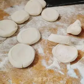 Make Slut-red-sugar pancakes step 2