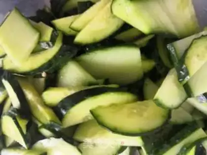 Make cucumber omelet soup step 0
