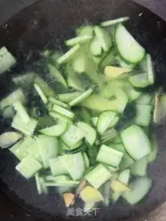 Make cucumber omelet soup step 4