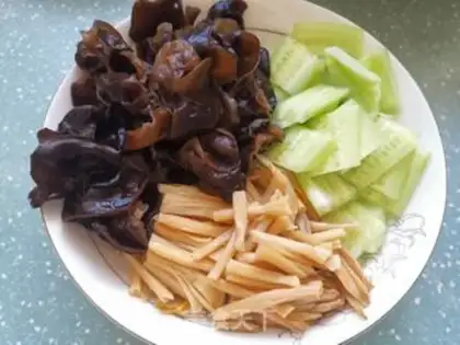 Make Traditional mushu meat step 5