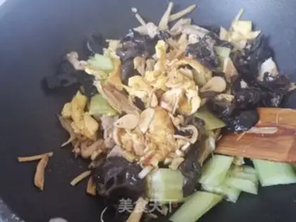 Make Traditional mushu meat step 10