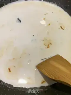 Make Homemade caramel milk tea step 6