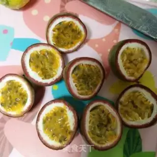 Make Bronze lemon honey water step 1
