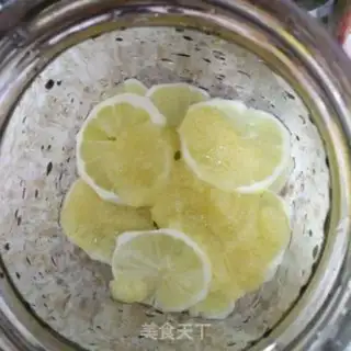 Make Bronze lemon honey water step 5