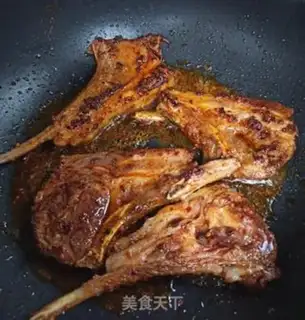 Make Chinese spicy lamb chops step 3
