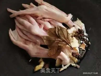 Make Pepper duck claws step 1