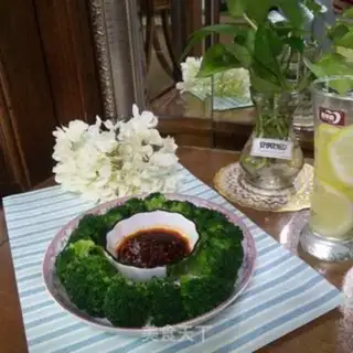 Make ♪ Burn the broccoli ♪ step 3