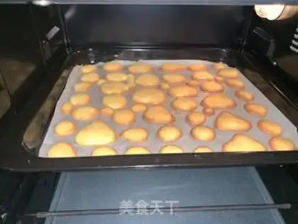 Make A simple egg cookie step 4