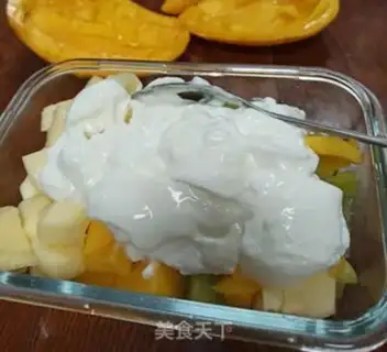 Make Yogurt and fruit step 3