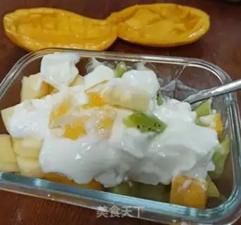Make Yogurt and fruit step 4