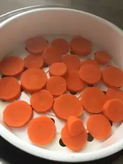 Make Carrot buns step 1