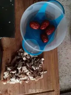 Make Red-tree mushroom congee step 0