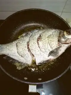 Make Spicy red fish step 1