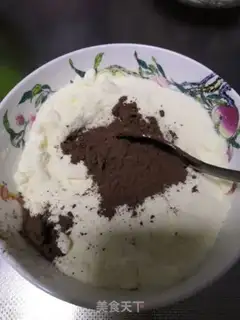 Make Coco-cococo-cocoo-cow-rolling sugar step 3