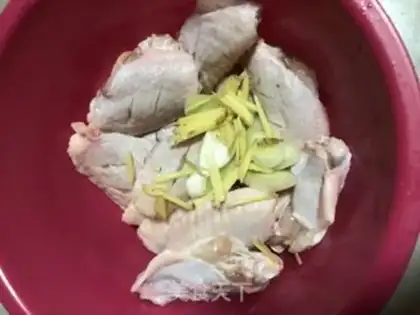 Make The chicken wings of chips step 1