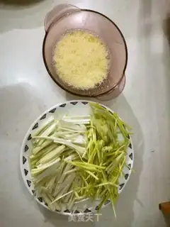 Make Garlic fried eggs step 0