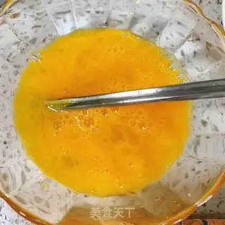 Make Tomato fried eggs step 5