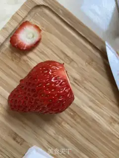 Make Strawberry toast step 0