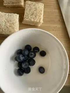 Make Strawberry toast step 2