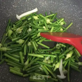 Make Garlic fried lamb step 10