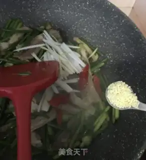 Make Garlic fried lamb step 13