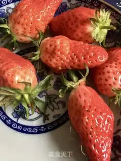 Make Ice cream strawberries step 0