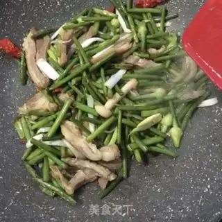 Make Garlic fried lamb step 14