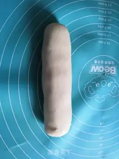 Make Hand grab cake step 4