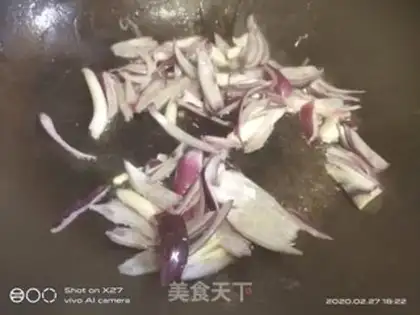 Make Onions burn squid step 1
