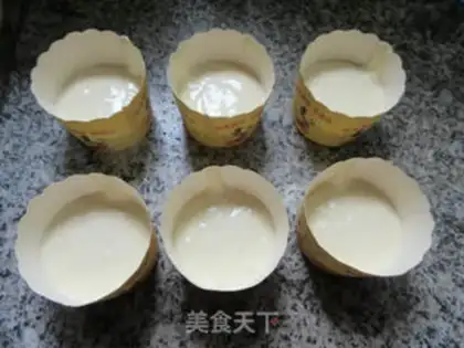 Make Paper cups, sesame pine cake step 7