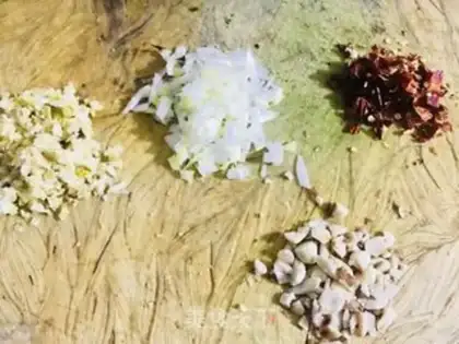 Make Oily noodles step 3