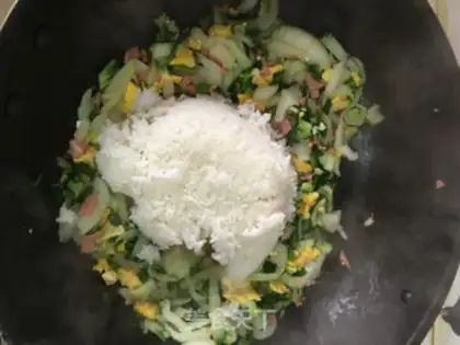 Make A green egg and ham and rice step 3