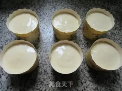 Make Paper cups, sesame pine cake step 9