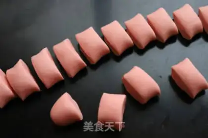 Make Rose buns step 4