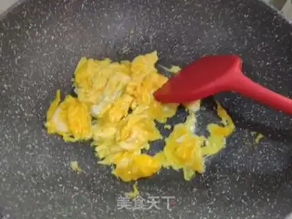 Make Scrambled eggs step 3