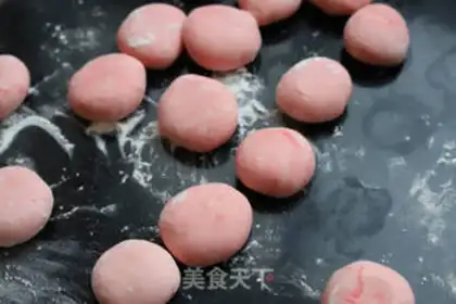 Make Rose buns step 5