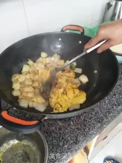 Make Onion fried eggs step 7