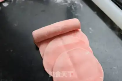 Make Rose buns step 7