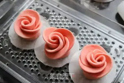 Make Rose buns step 9