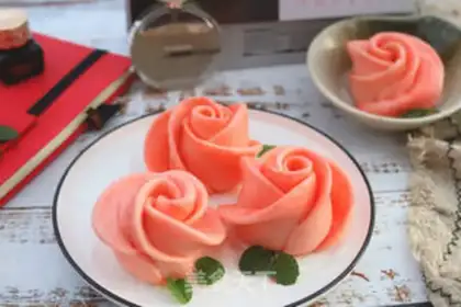 Make Rose buns step 10