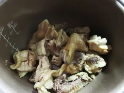 Make Black-muck, yellow-eared chicken step 1
