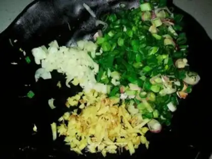 Make Bean sprouts for fans step 1